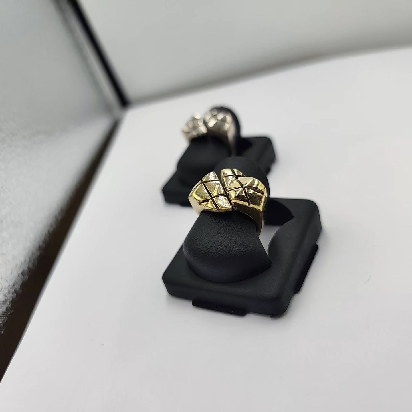 ABSTRACT CUBE chevalier RING - Image 3