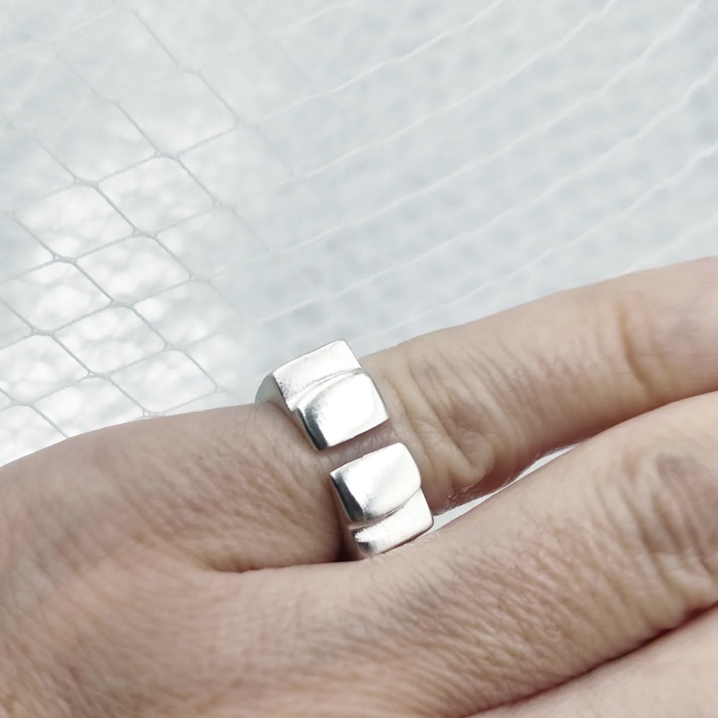 KERA chevalier ring - Image 2