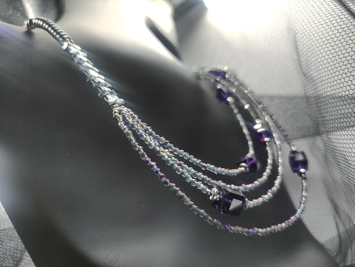 gynaikeio-polyseiro-kolie-me-6-krystallous-swarovski-purple-velvet-aimatiti-kai-mova-chalazia-multi-strand-necklace