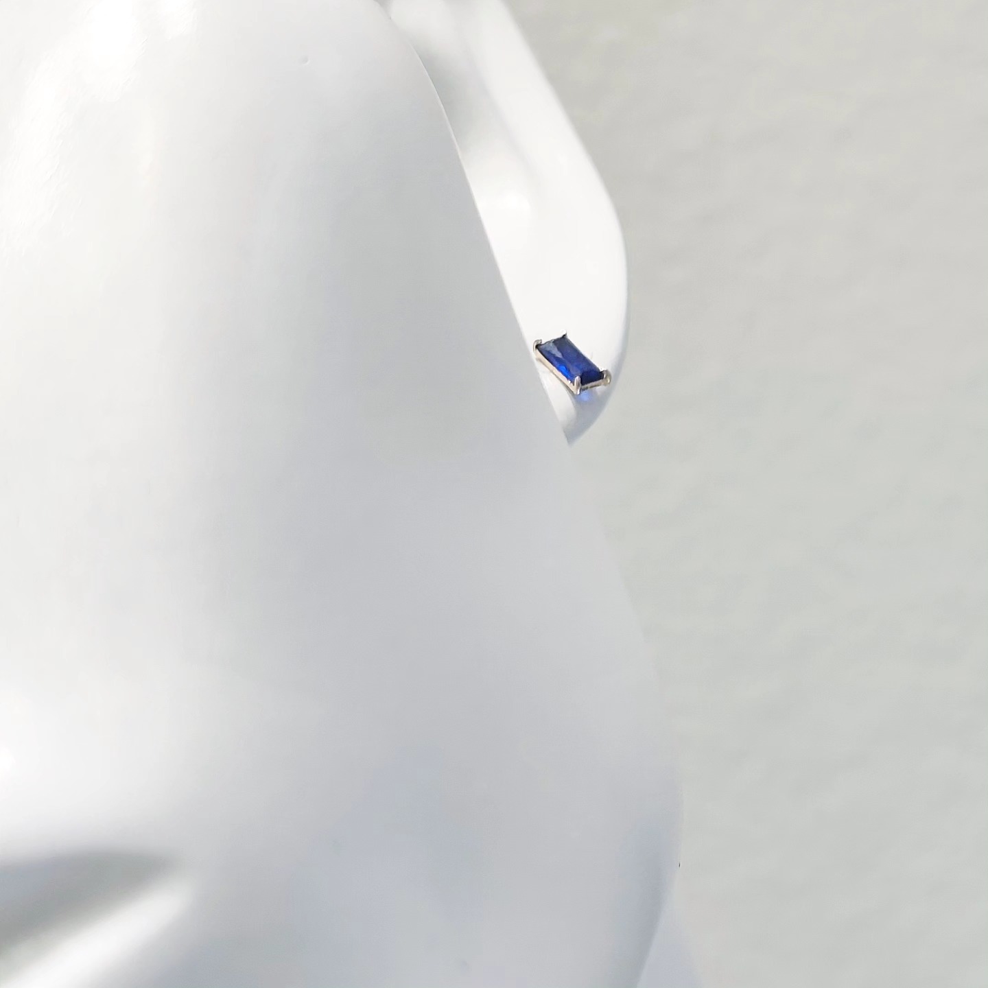 CUTE BESTIES deep blue studs - Image 2