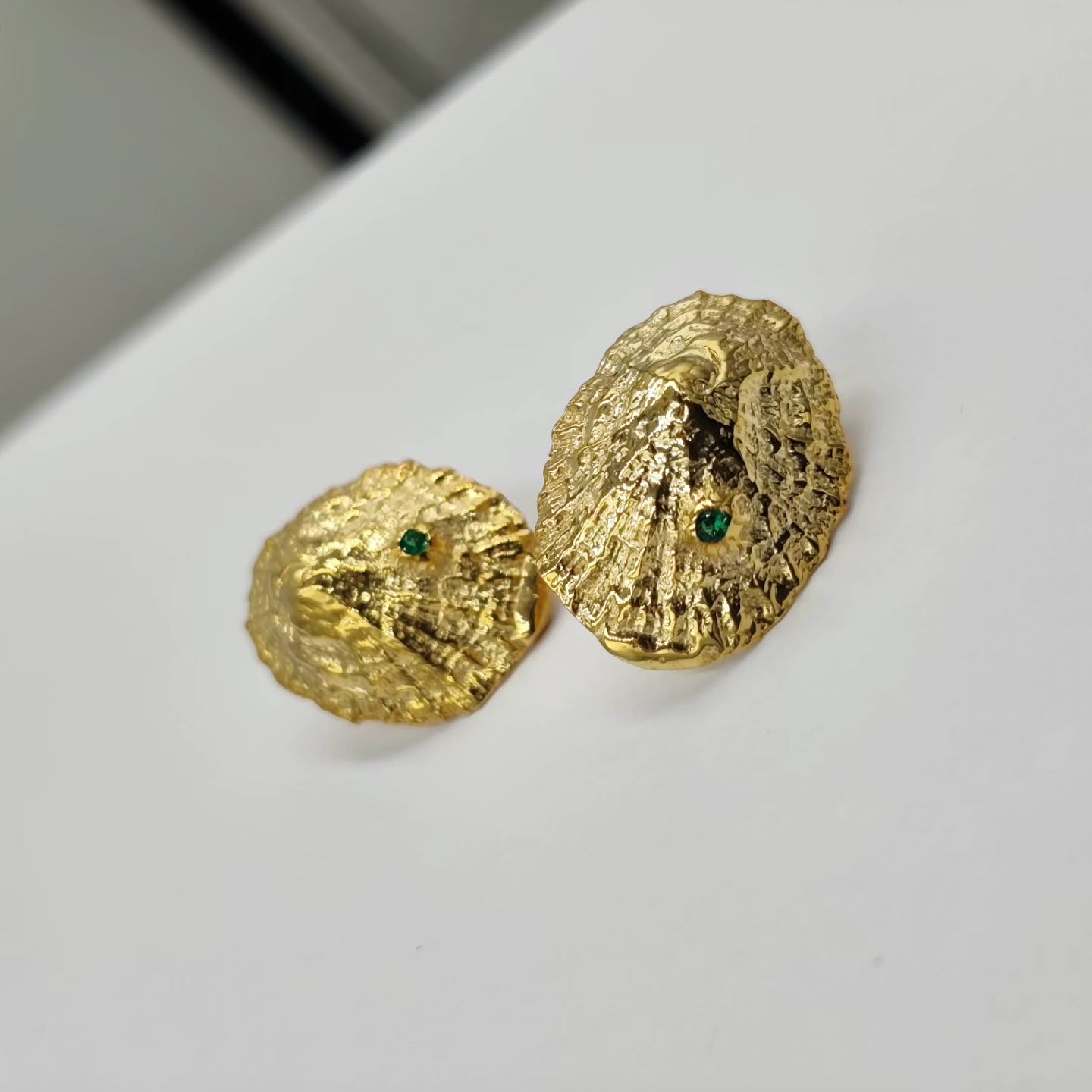 gynaikeia-epichrysa-skoylarikia-kochyli-prasino-zircon