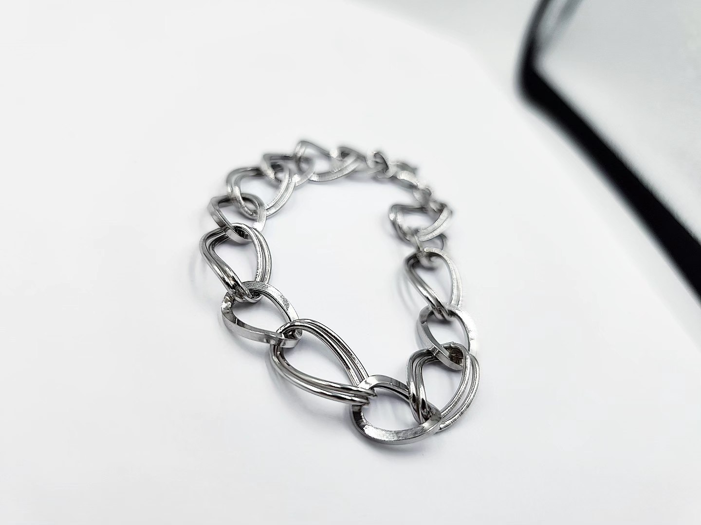 gynaikeia-alysida-xeiriou-apo-asimi-925-link-chain-bracelet