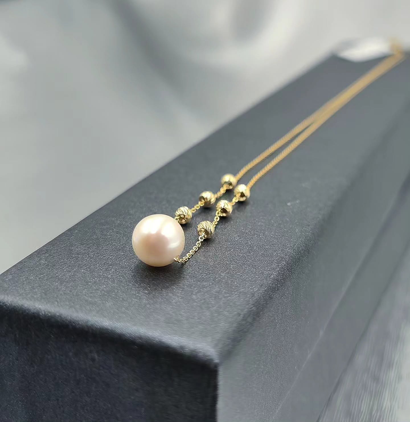 ALMA neck chain Pealrs by Kaleas