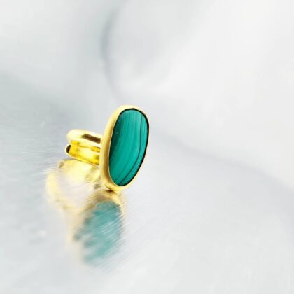gynaikeio-daxtylidi-asimi-925-epixrysomeno-18k-malaxitis-malachite-ring