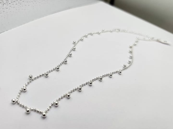 alysida-laimou-apo-asimi-925-epixrysomeno-18k-me-bilakia-silver-beaded-necklace